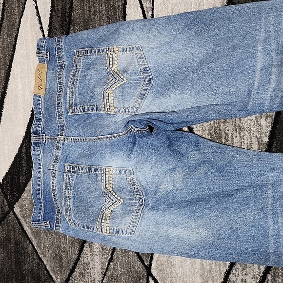 TRUE LUCK EMBROIDERED DISTRESSED STRAIGHT LEG DENIM JEAN - Picture 11 of 14